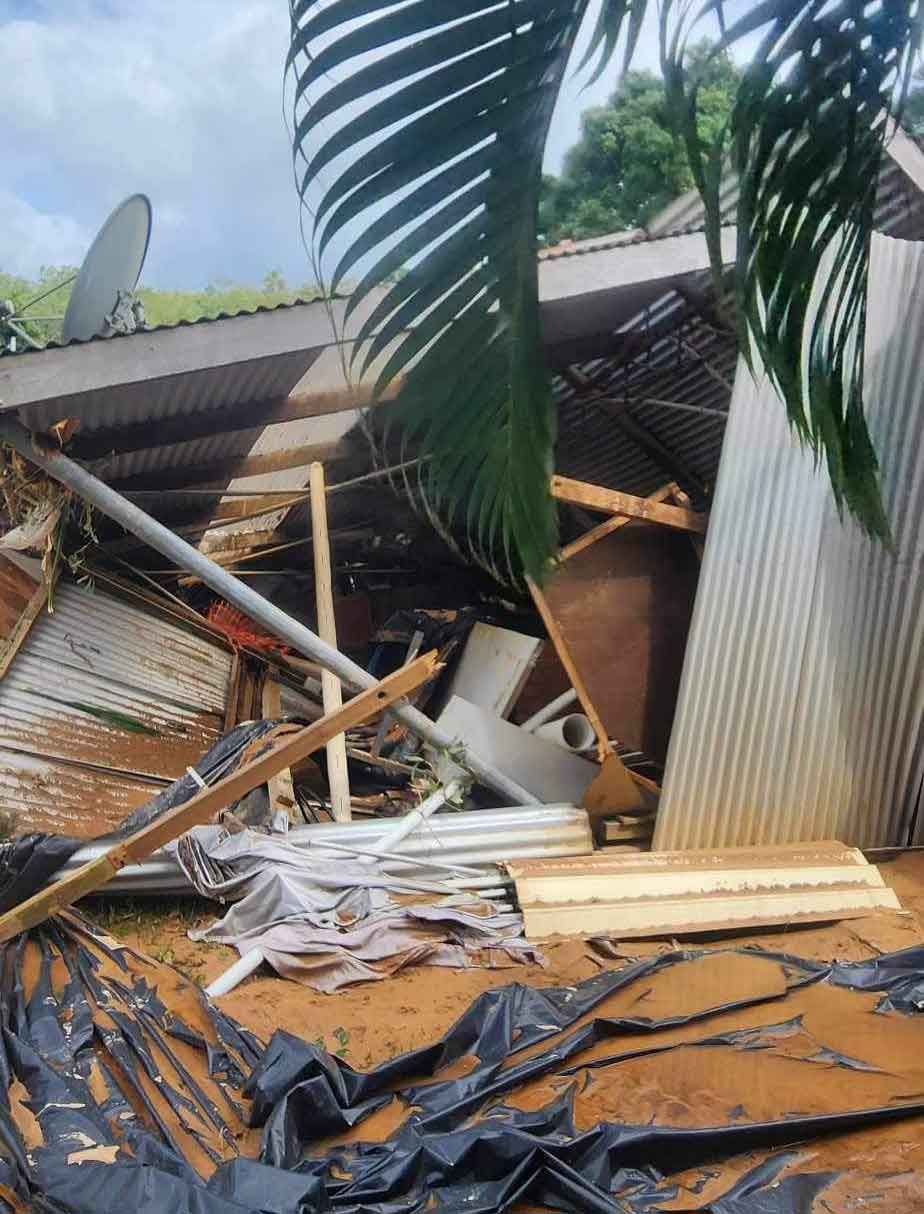 Flood damage to the Lions Den Hotel shed